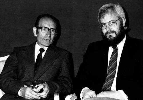 Figura 8: César Milstein y Georges Köhler junto con Niels Kaj Jerne (no en la foto) ganaron el Premio Nobel en Fisiologia o Medicina en el año 1984.